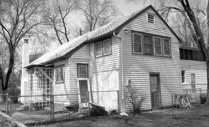 820 N Manhattan Avenue, Manhattan, Kansas