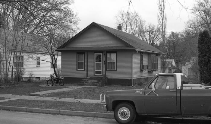 87-046 819 Thurston