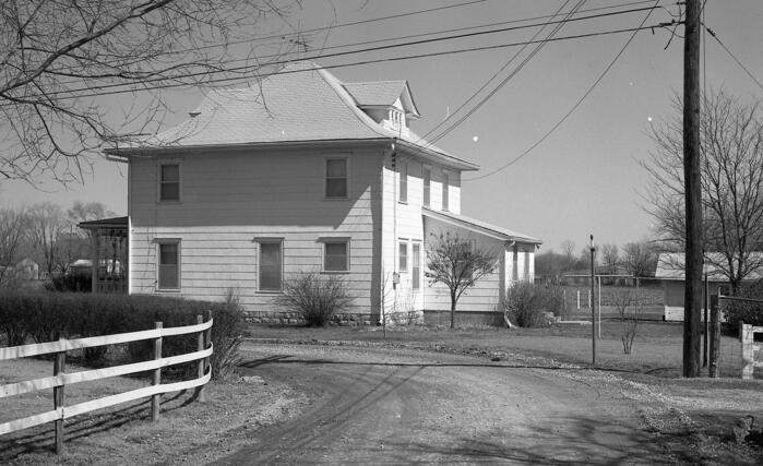 106-001 719 S Deleware