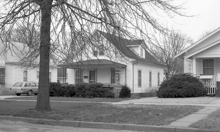 216 S Manhattan Avenue, Manhattan, Kansas